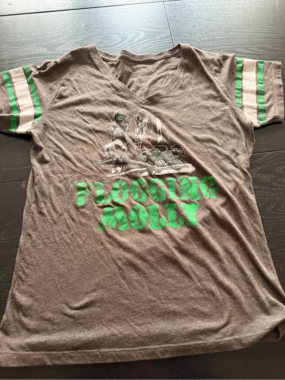 Graphic V-Neck Tee in Brown with Green Print